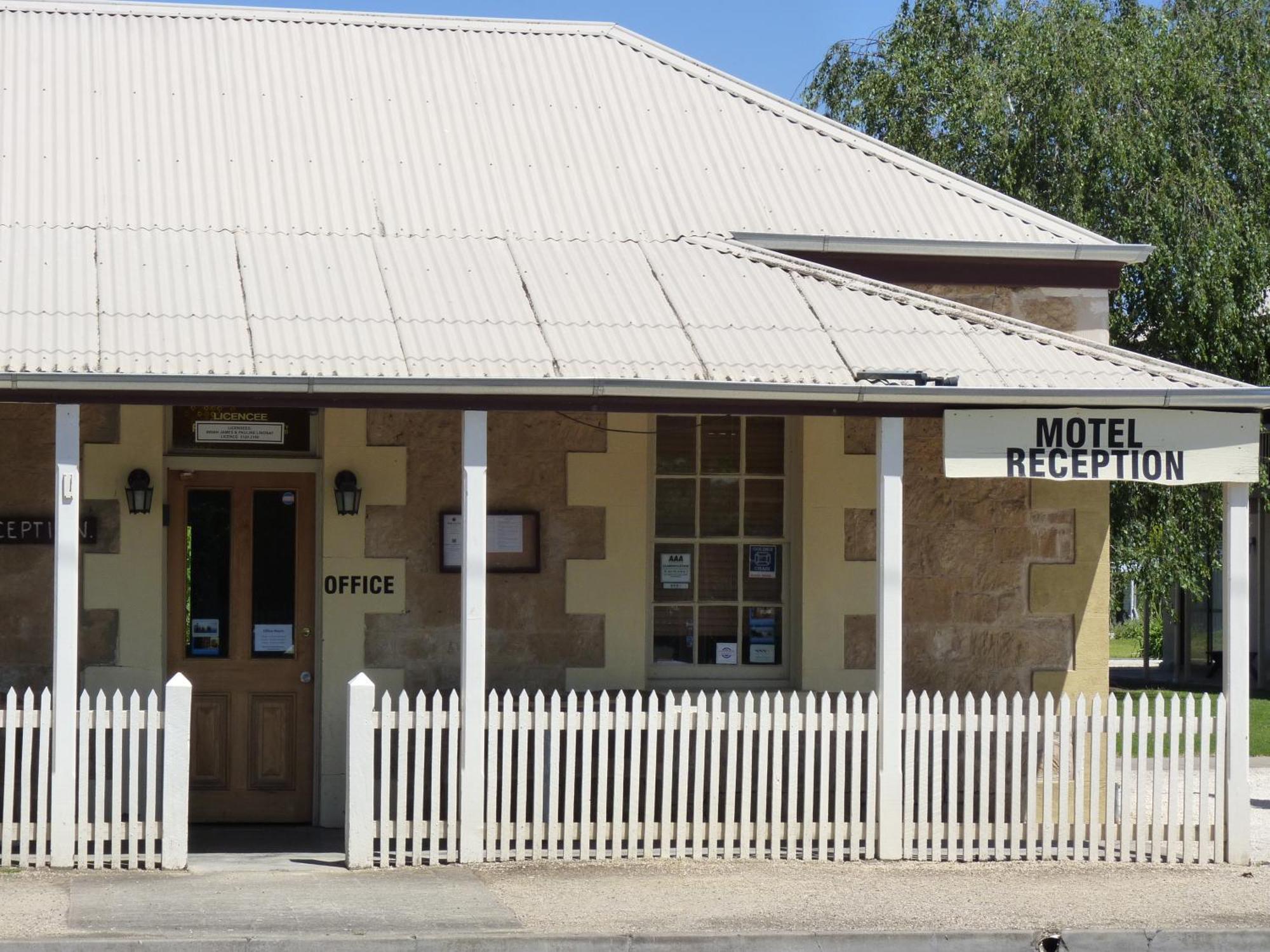 Coonawarra Motor Lodge Penola Kültér fotó